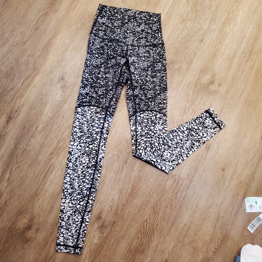 LuLuLemon 🍋 High Waisted Full Length Leggings - Picture 2 of 8